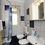 With A Parking Space - 17442 Трогір