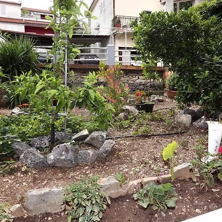 With A Parking Space - 17442