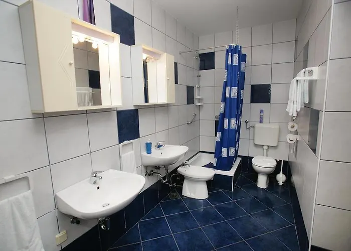 With A Parking Space - 17442 Pensionat Trogir